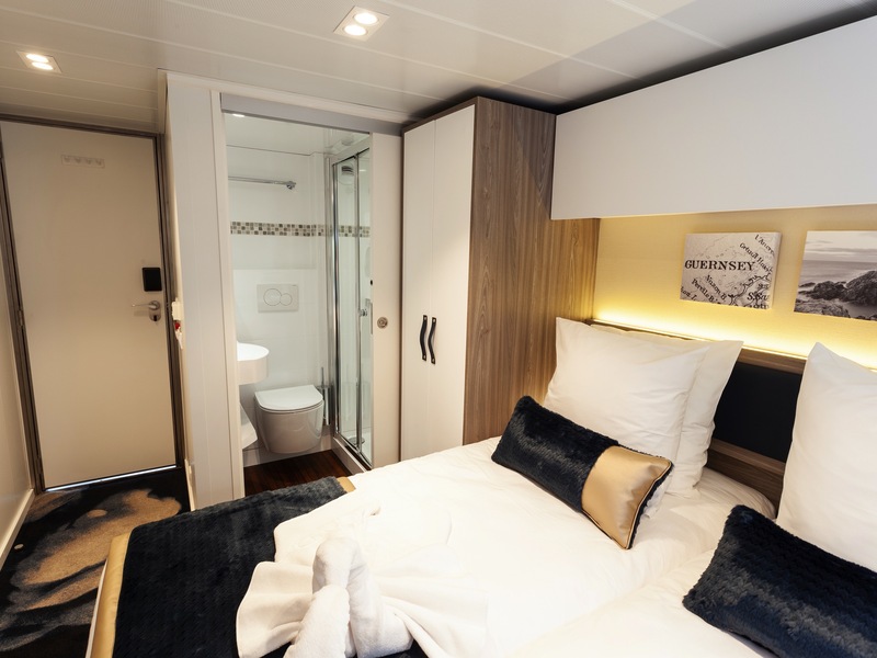 CAT. A - Upper Deck 2 Adjustable Twin Beds